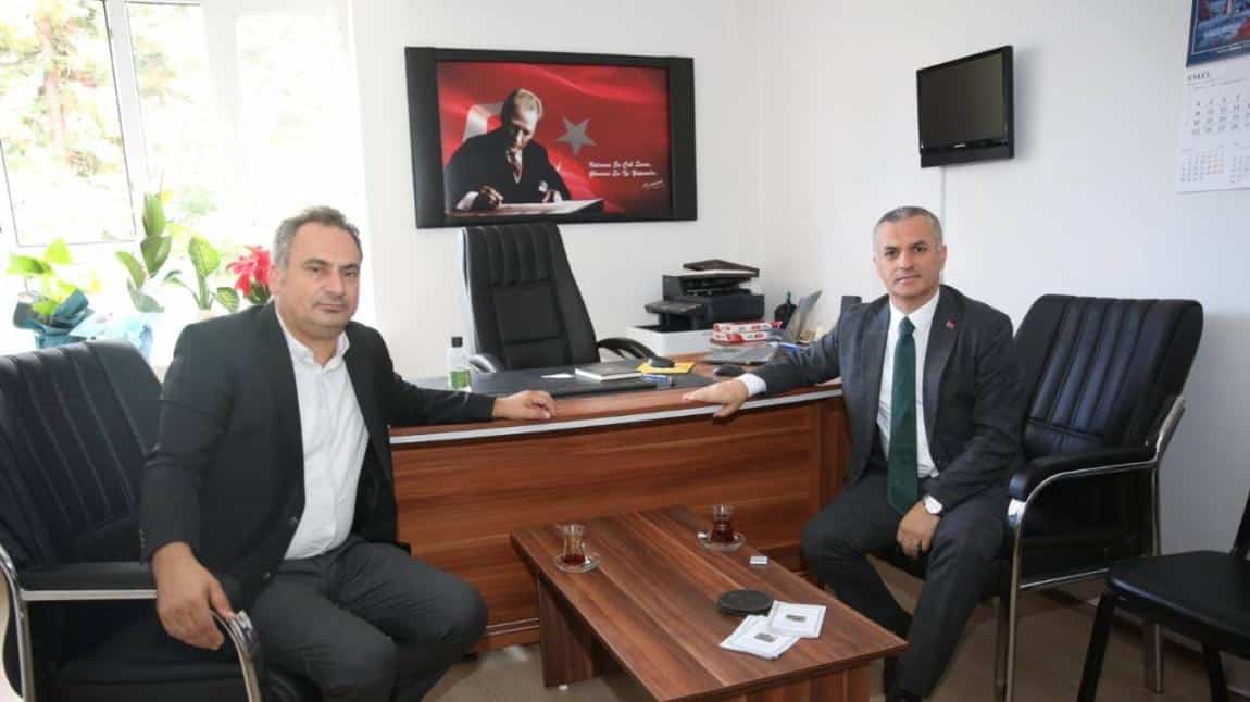 Yomra Belediye Başkanı Mustafa BIYIK okulumuzu ziyaret etti.